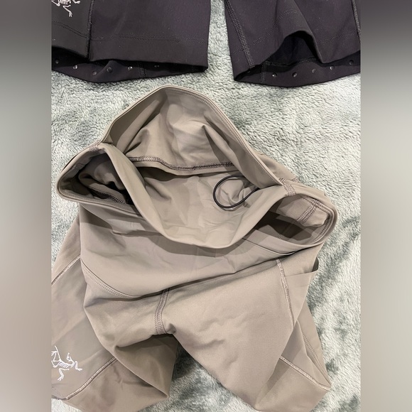 2 Arcteryx running shorts - Picture 4 of 8
